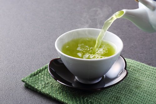 drinking green tea can help get rid of love handles