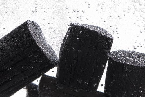 charcoal-purify-water-500x334