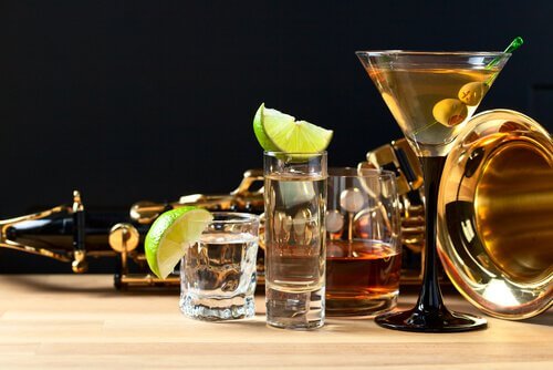 Different alcoholic beverages.