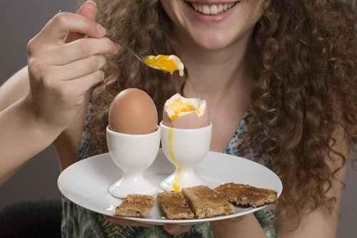 Eggs can help you keep hunger away.