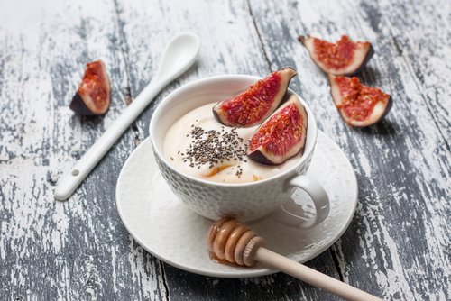 Fig tea with honey remedies for a cough