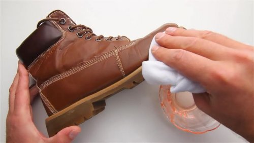 Man polishing shoe