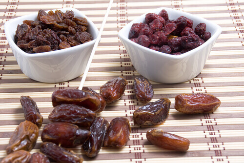 Raisins have potassium.