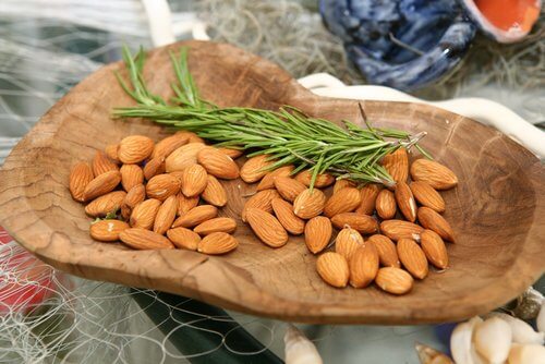 Cleanse Your Skin with Almonds and Rosemary Water