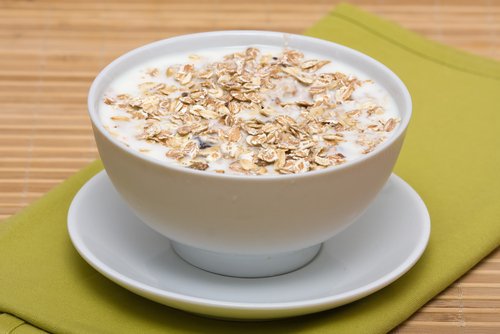 Should You Eat Oatmeal to Sleep Better?