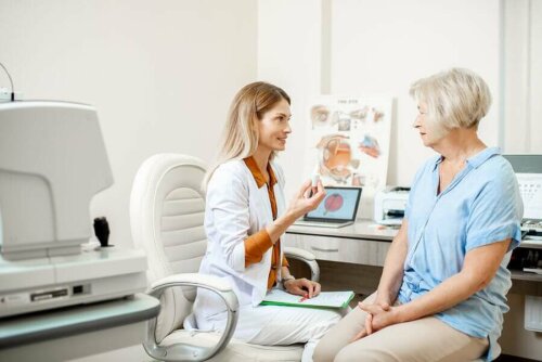 A doctor consulting a patient.