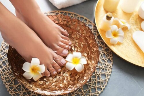 A person doing a foot bath.