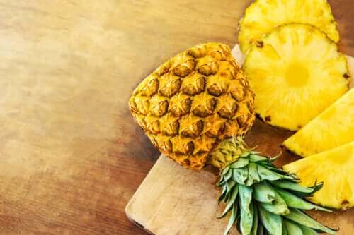 Five Amazing Benefits of Eating Pineapple