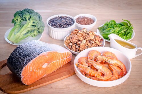 Foods rich in fatty acids sitting on a wooden table