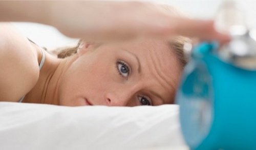 수면 부족 눈 틱장애의 흔한 원인 7가지