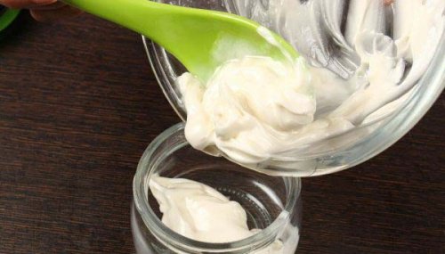 homemade cream to lighten the elbows and knees