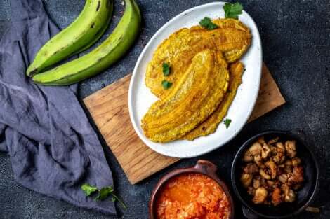Patacones with meat.