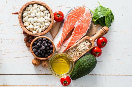 A variety of healthy foods to strengthen the nervous system.