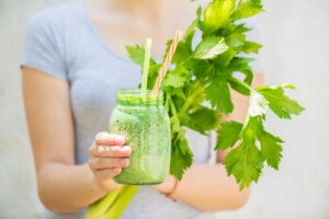 A One-Month Lemon-Celery-Green Apple Cleanse