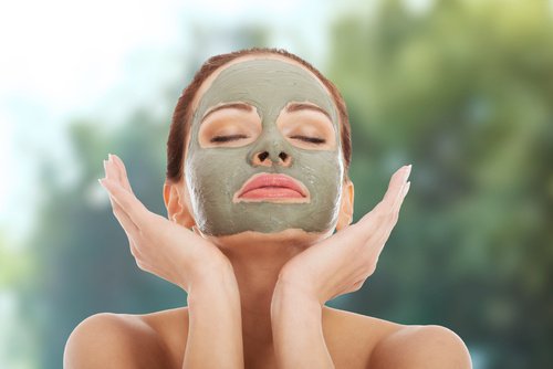 Coffee clay cream to improve your skin