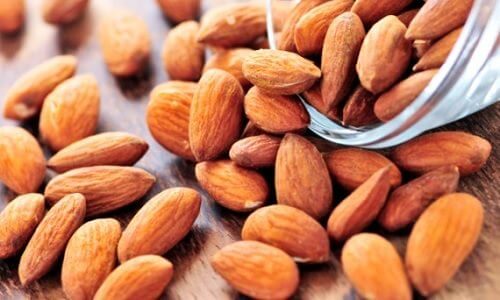 5 Ways To Clear Up Your Skin With Almonds