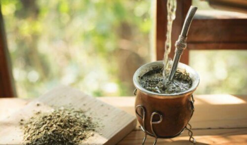 Some yerba mate that helps the body.