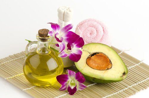 Avocado oil used as remedy to prevent wrinkled hands