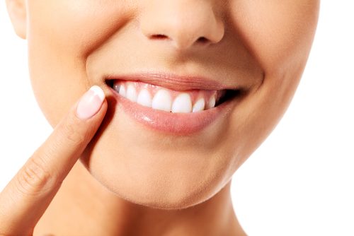 9 Natural and Effective Tips for Taking Care of Your Teeth