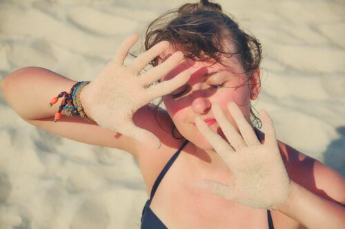 A photophobic woman.