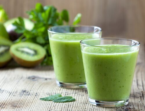 glass of green juice