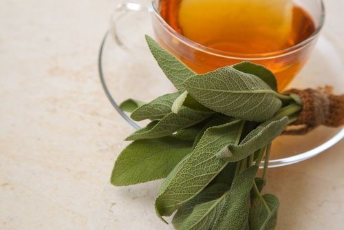 Treat pharyngitis with thyme