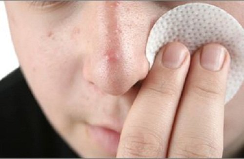 cleaning face