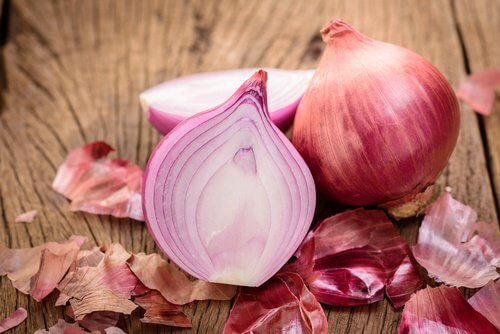 The onion is rich in melanin