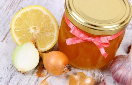 Onion and bee honey