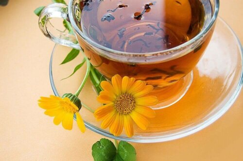 Some marigold tea to control vaginal discharge.