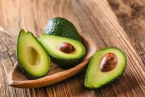 Three avocado halves.