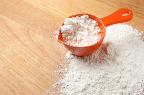 corn starch for an eco-friendly glass cleaner