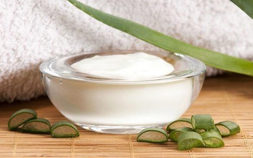 Aloe vera, coconut oil, and sea salt facial peel