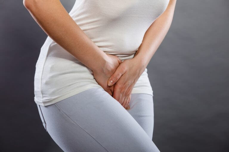 woman with lower abdominal pain
