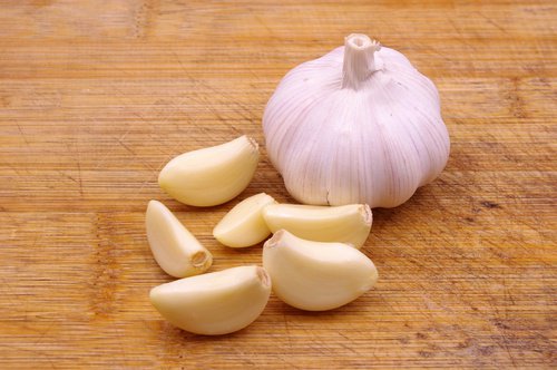 garlic cloves to remove tongue whiteness
