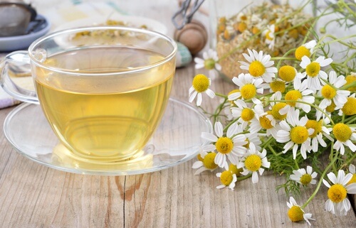 chamomile and honey tea for natural migraine remedies