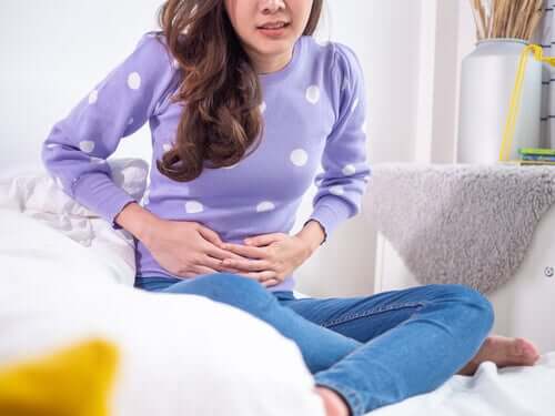 A woman who's constipated because she'd drunk too little water.