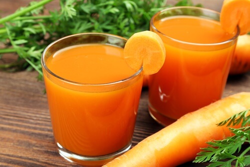 Carrot juice with lemon.