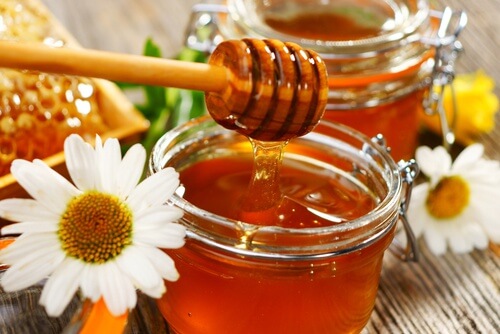 natural honey to treat keloid scars