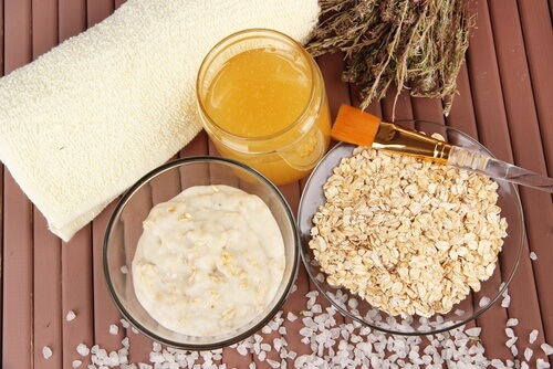 Fight blackheads with a yogurt and honey mask