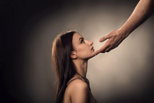 5 Psychological Traits of Submissive People