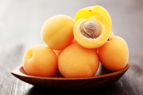Apricot vs Strawberries