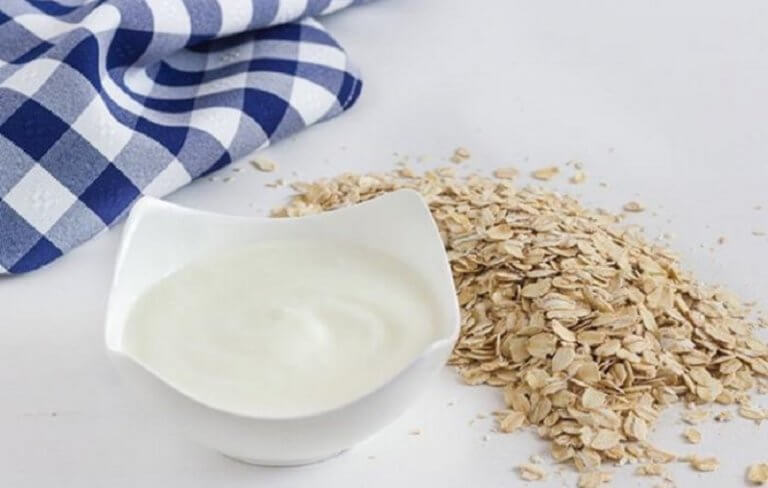 Yogurt with oats