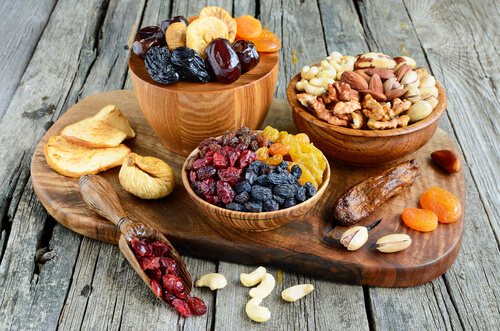 Prevent flabbiness with dried fruits and nuts