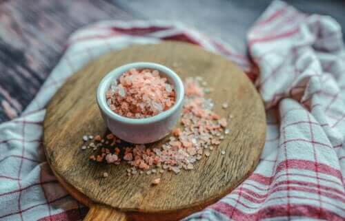 The Ten Health Benefits of Pink Himalayan Salt: Fact or Fiction?