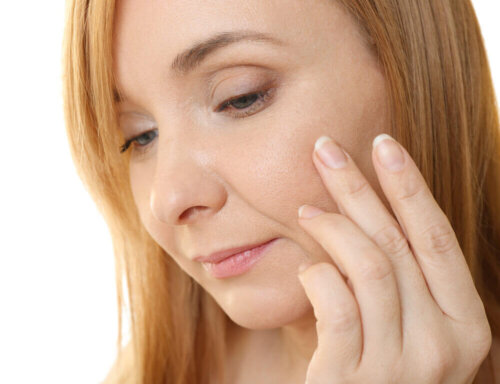 Use a vitamin E capsules as an anti-aging cream
