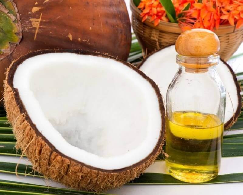Some coconut oil that can stimulate hair growth.