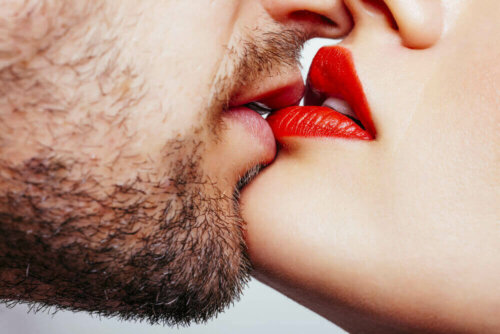 man and woman kissing; how to seduce your partner