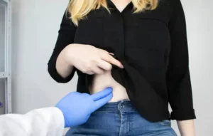 11 Causes of Pain on Your Right Side