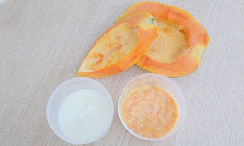 Papaya and natural yogurt